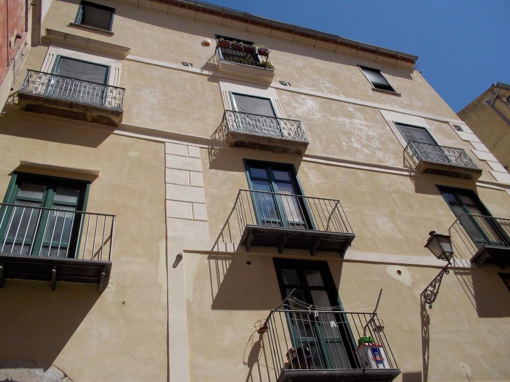 Hotel Le Stanze Del Poeta Salerno Exterior foto